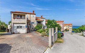 Nice Apartment In Pula With Kitchen