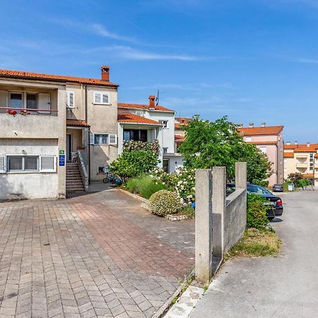 Nice Apartment In Pula With Kitchen Esterno foto