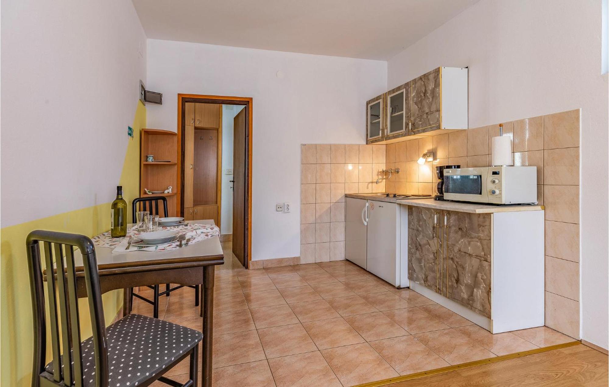 Nice Apartment In Pula With Kitchen Esterno foto